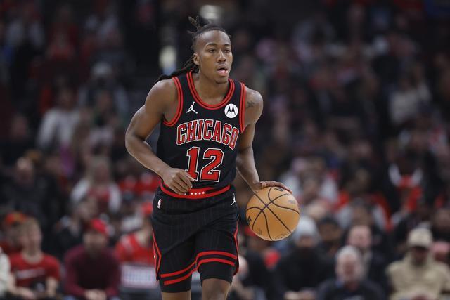 约基奇37+18+15掘金险胜独行侠 76人终结5连败